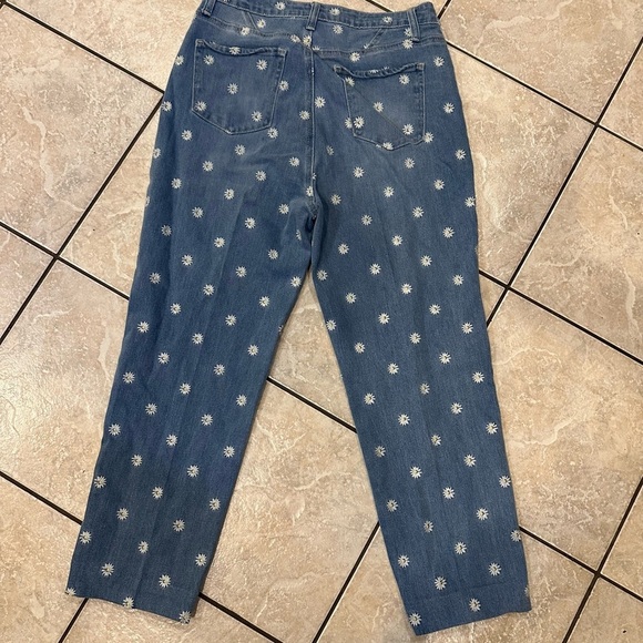 BP Stylish Cropped Blue Women's Jeans with Daisy Pattern Size 29 - Picture 2 of 6